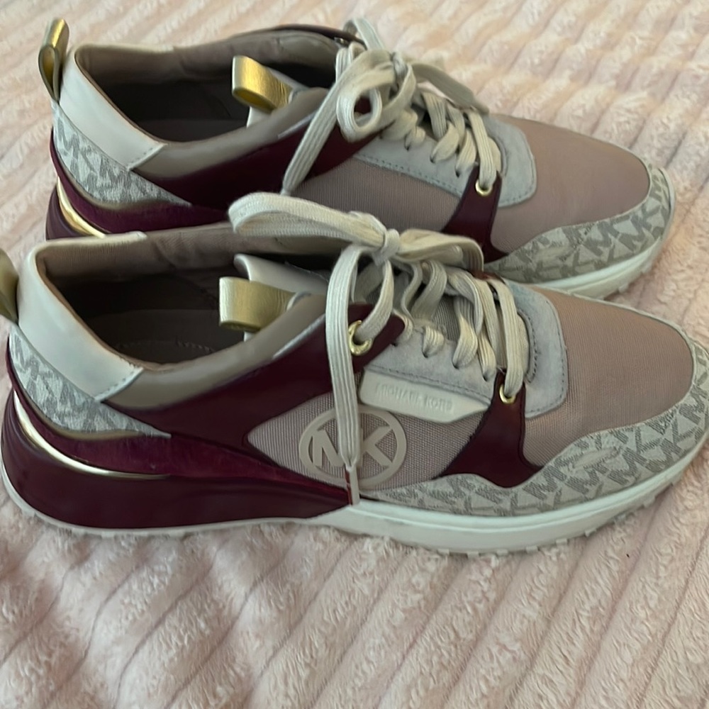 Micheal Kors lady sneaker
